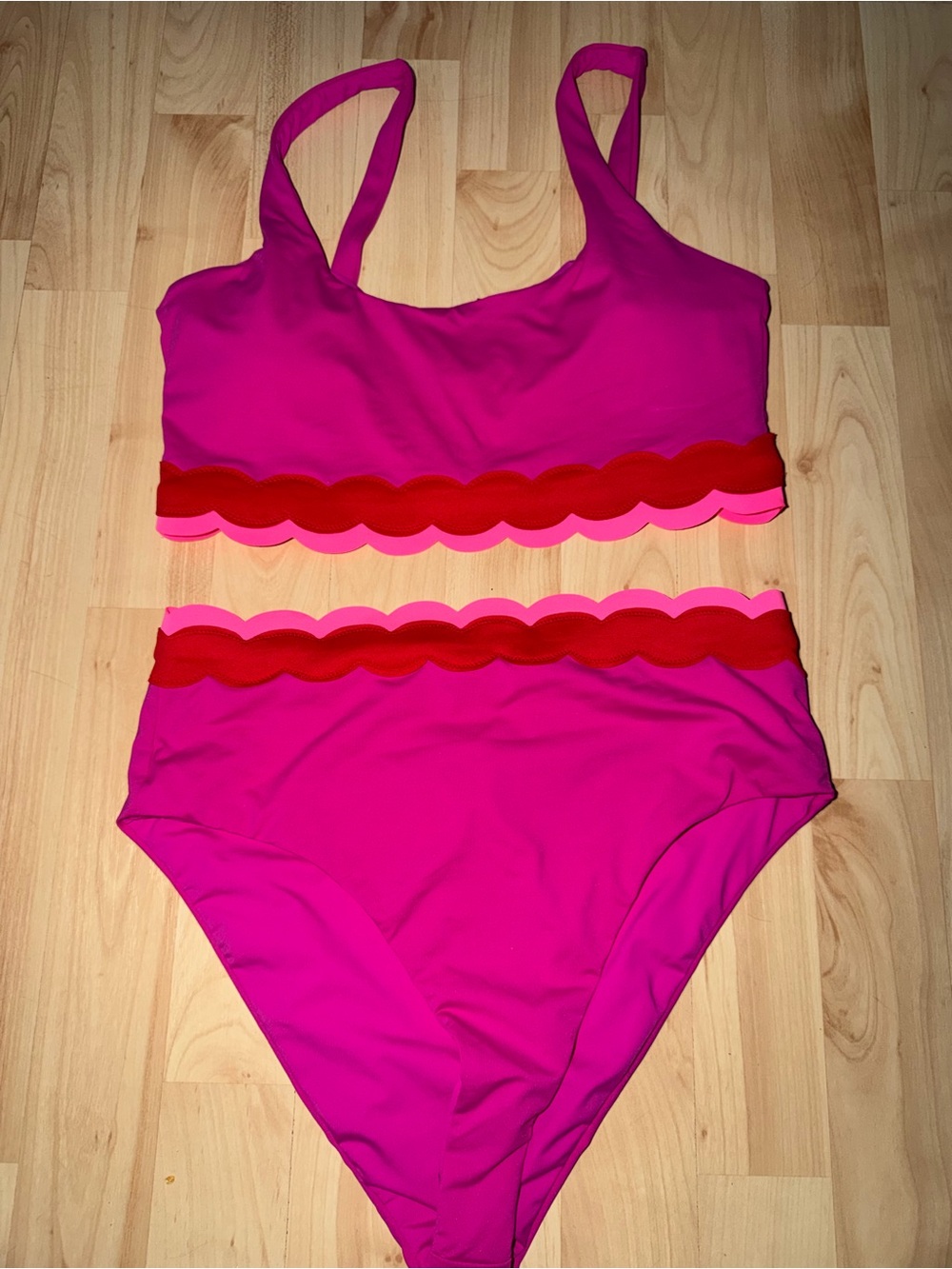 Women’s beach riot Bright Pink Two-Piece Swim Set with Red Trim scalloped NWOT M